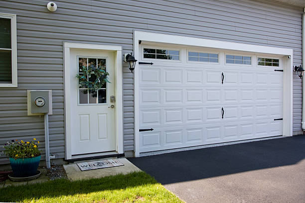 24/7 Emergency Garage Door Panel Replacement experts in Clearwater, MN